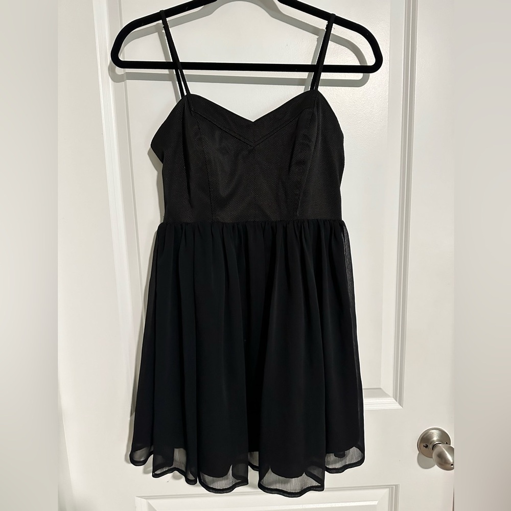 Gorgeous Walter By Walter Baker small black dress with cut outs!‎